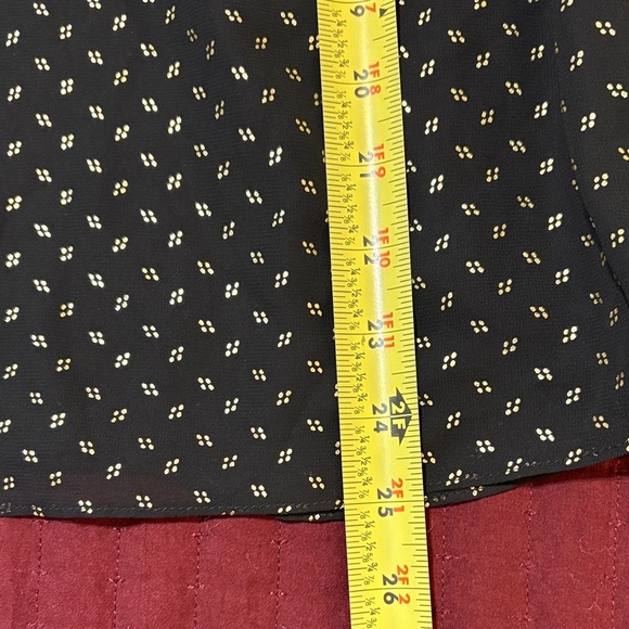 NWT Vince Camuto Black/Gold Women's Lined Blouse/Sheer Sleeves Size XL - Picture 7 of 8